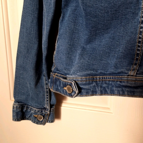 Jean jacket - Picture 5 of 7